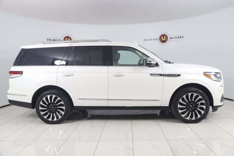 2023 Lincoln Navigator Black Label