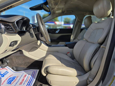 2017 Lincoln Continental Select