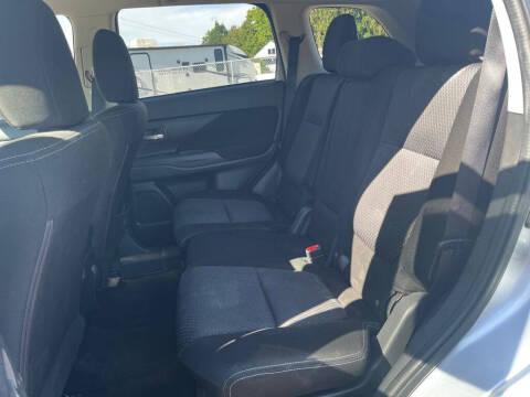 2016 Mitsubishi Outlander SE