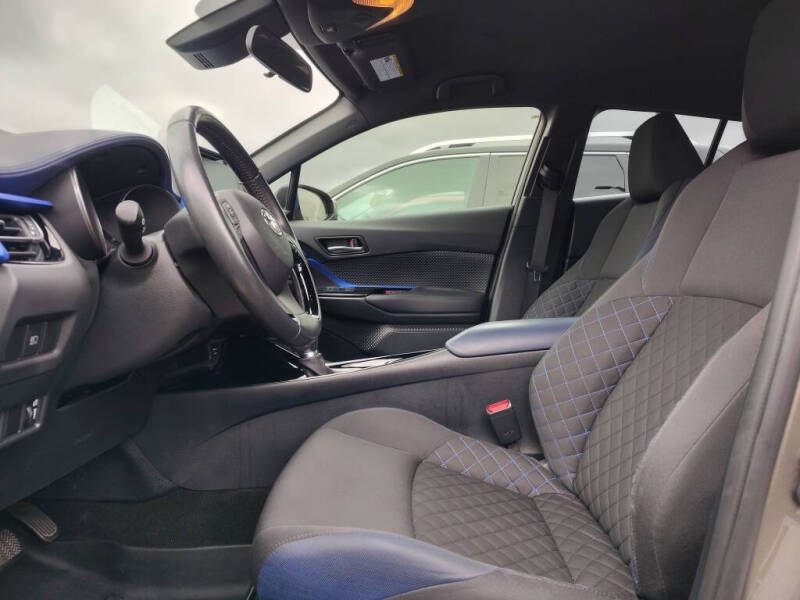 2021 Toyota C-HR XLE