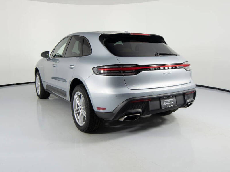 2025 Porsche Macan