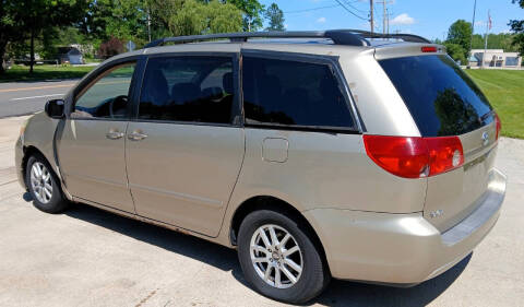 2009 Toyota Sienna LE 8-Passenger
