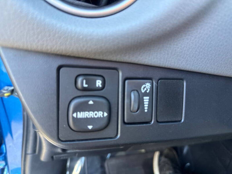 2016 Toyota Yaris 3-Door LE