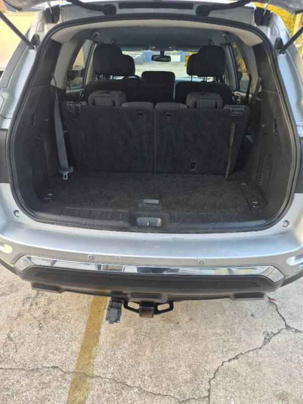 2017 Nissan Pathfinder SV