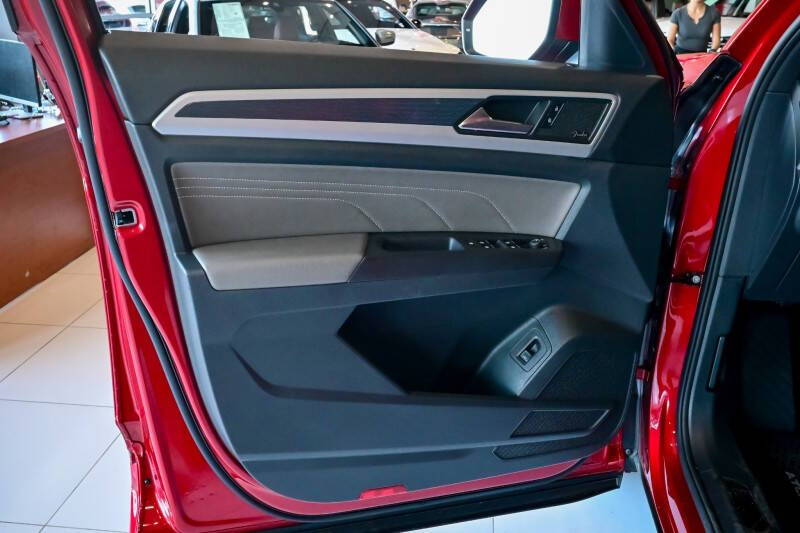 2022 Volkswagen Atlas Cross Sport V6 SEL Premium R-Line 4Motion