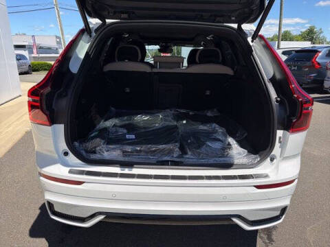2026 Volvo XC60 T8 Plus