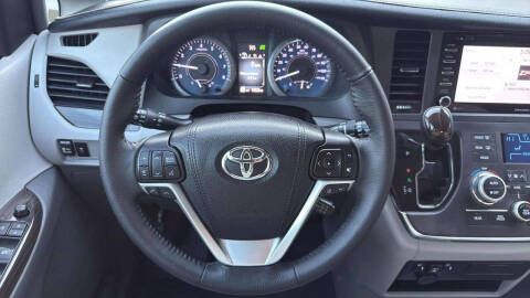 2018 Toyota Sienna XLE 8-Passenger