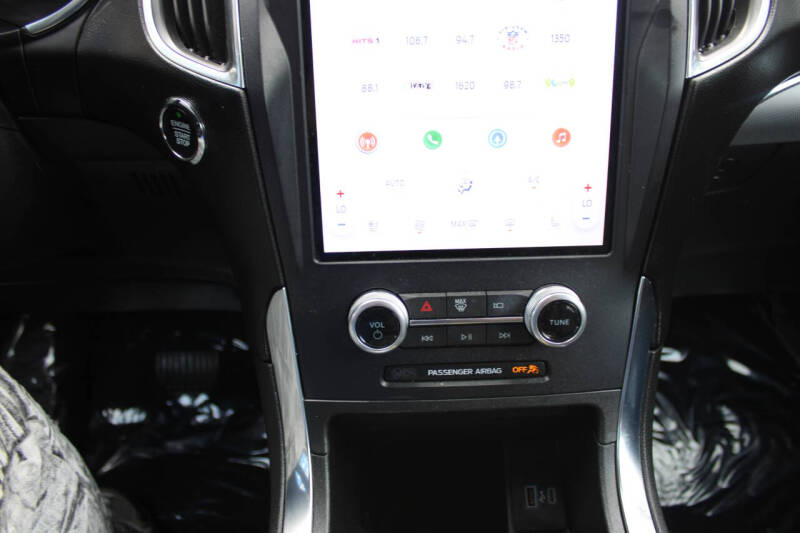 2021 Ford Edge Titanium