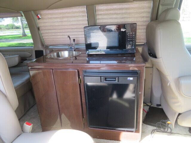 2017 GMC Savana 2500