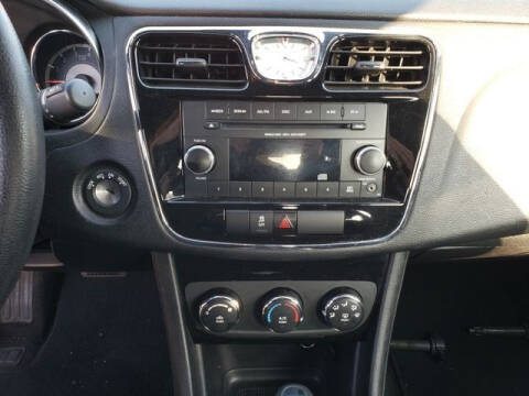 2014 Chrysler 200 LX