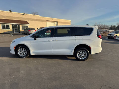 2025 Chrysler Voyager LX