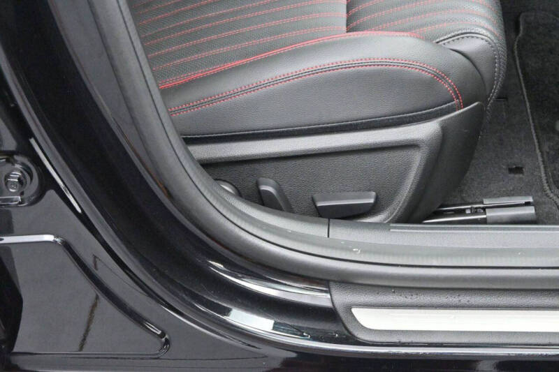 2025 Genesis G70