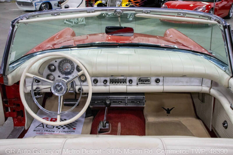 1957 Ford Thunderbird