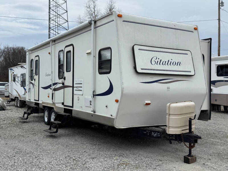 2003 Thor Motor Coach Citation 30U for sale at Kentuckiana RV Wholesalers in Charlestown IN