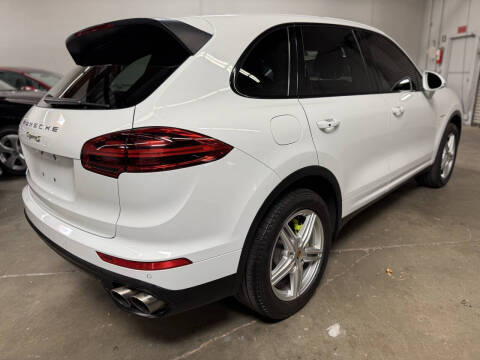 2016 Porsche Cayenne S E-Hybrid
