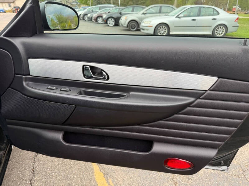 2004 Ford Thunderbird Deluxe