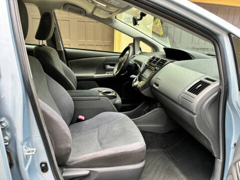 2014 Toyota Prius v Three