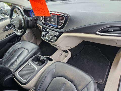 2021 Chrysler Pacifica Touring L