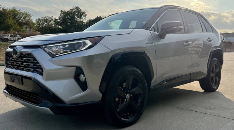 2021 Toyota RAV4 XSE's photo