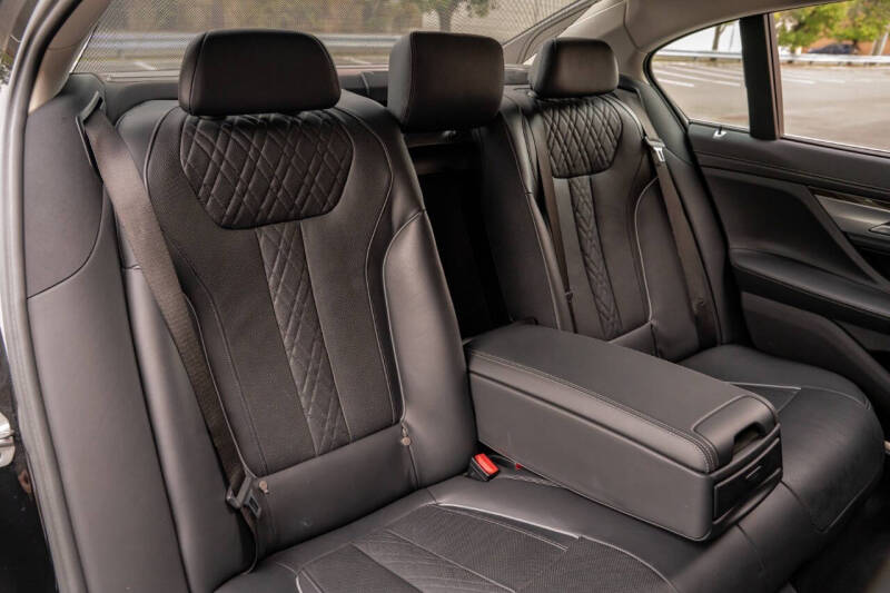 2018 BMW 7 Series 740e xDrive iPerformance