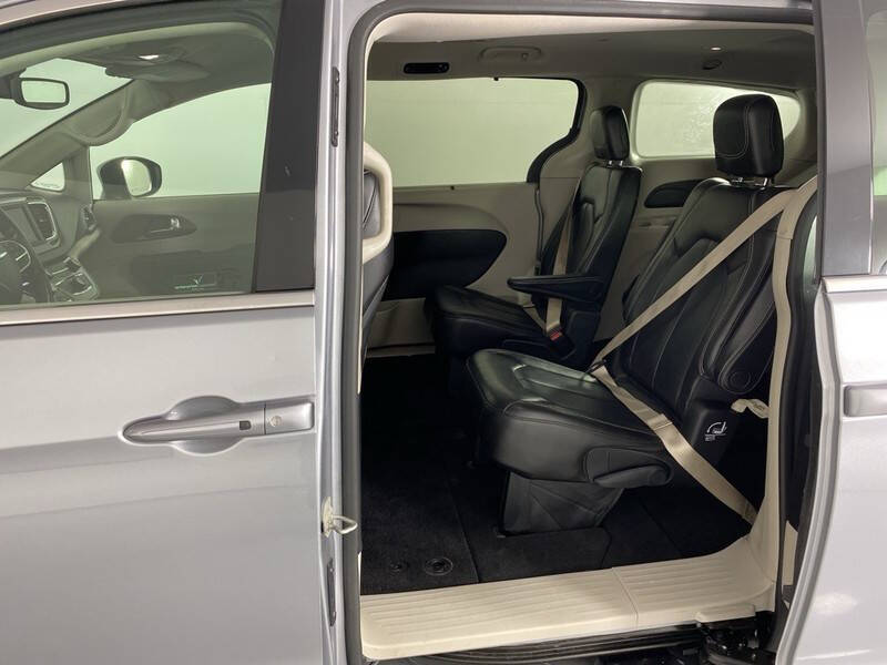 2020 Chrysler Voyager LXi