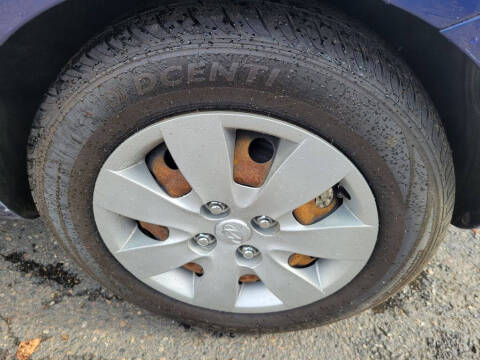 2010 Hyundai Accent Blue