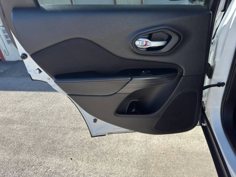 2015 Jeep Cherokee Sport