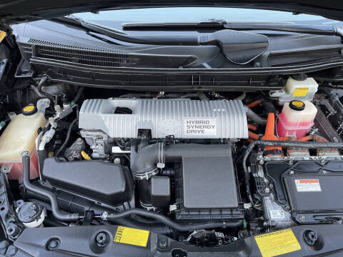 2013 Toyota Prius Three