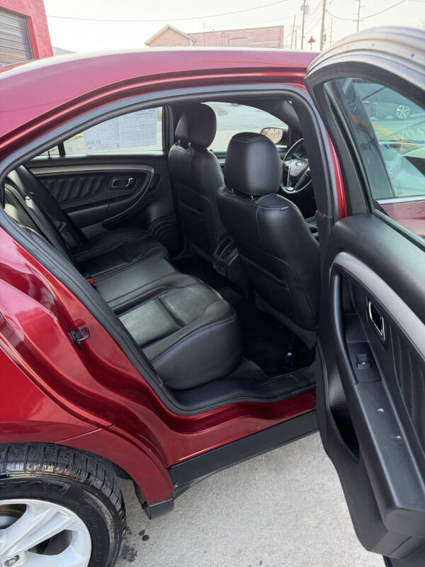 2018 Ford Taurus SEL