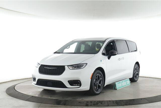 2023 Chrysler Pacifica Plug-In Hybrid Limited