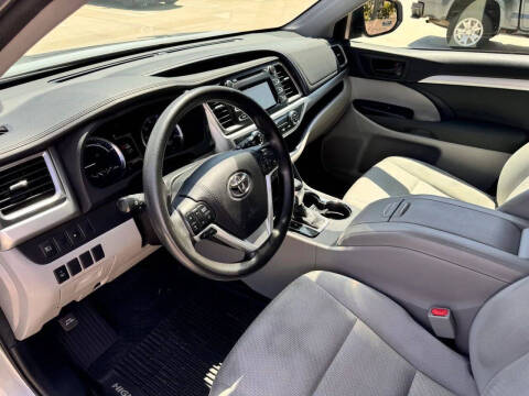 2018 Toyota Highlander Hybrid LE