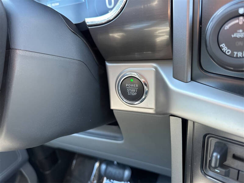 2022 Ford F-150 Lightning XLT