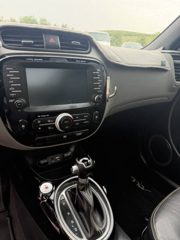 2015 Kia Soul +