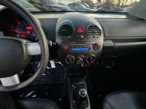 2008 Volkswagen New Beetle S