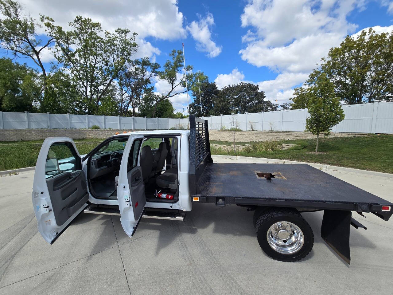 2004 Ford F-550 Super Duty 93