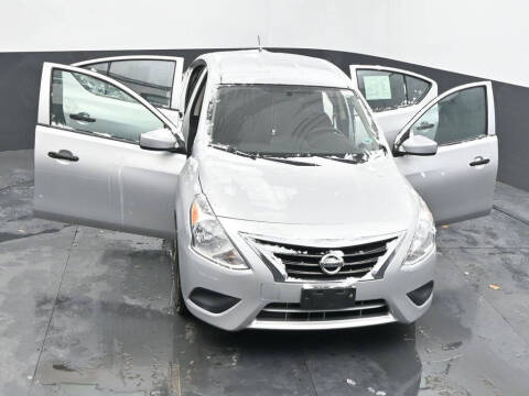 2019 Nissan Versa S Plus