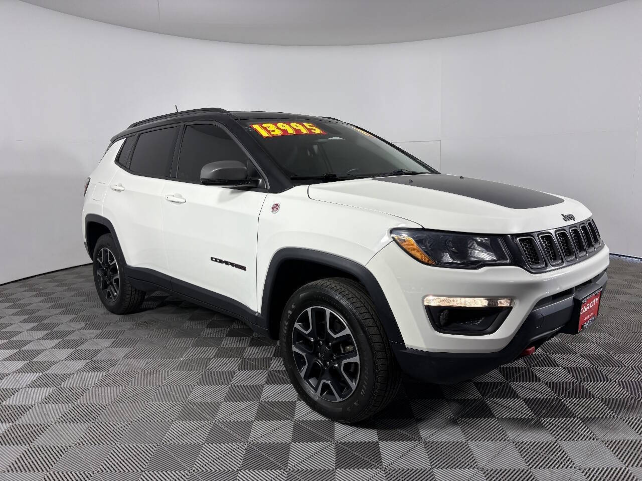 White Clear Coat 2019 Jeep Compass SUV / Crossover Four-Wheel Drive 9-Speed Automatic