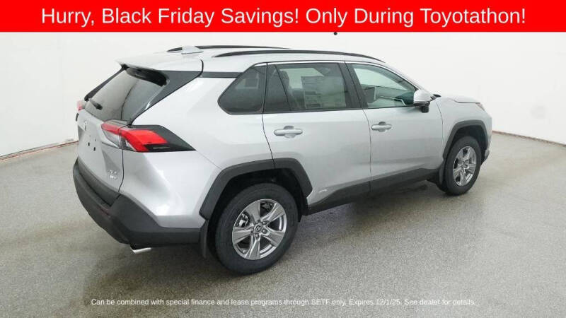 2025 Toyota RAV4 Hybrid XLE