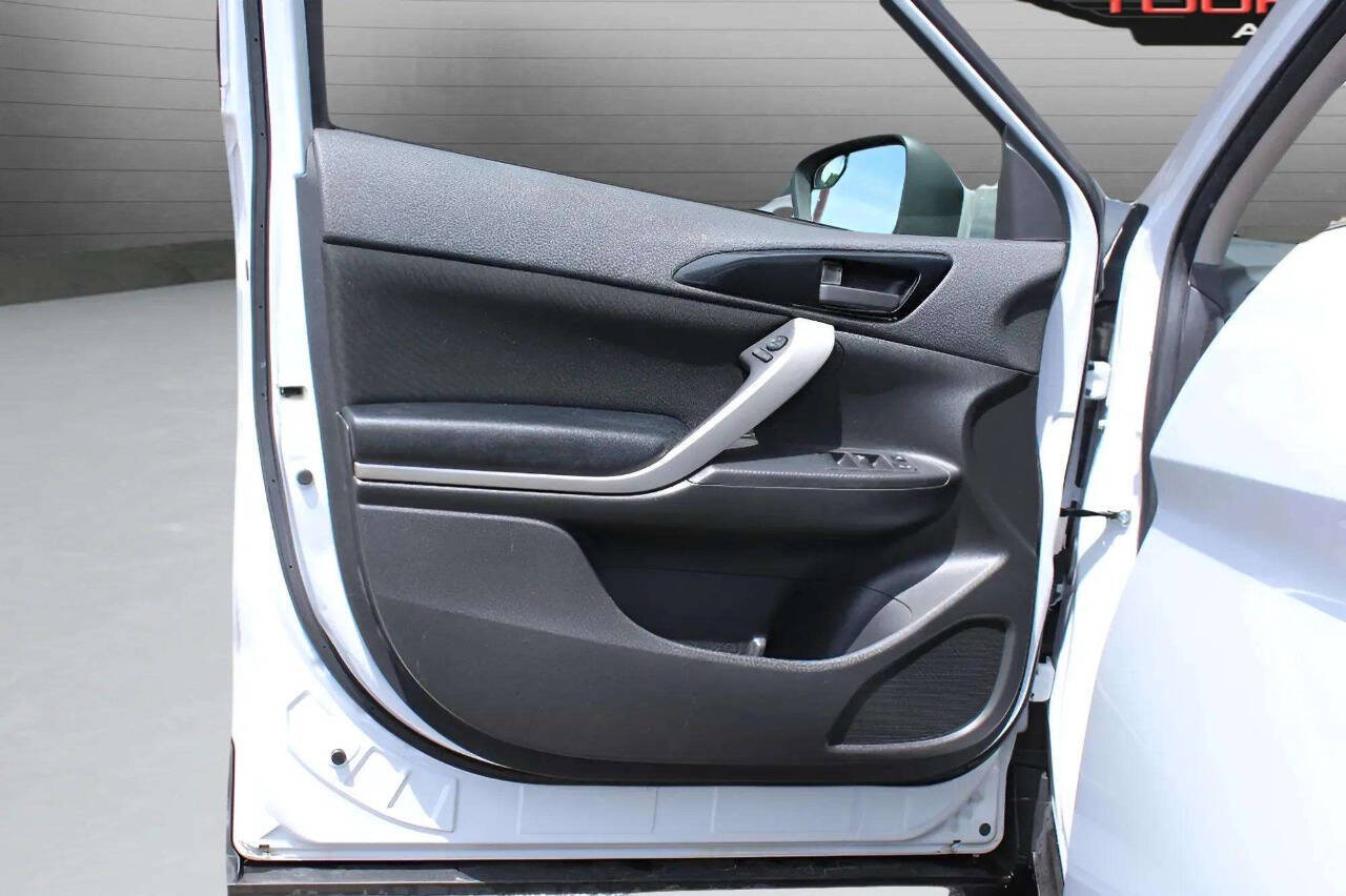 MitsubishiEclipse Cross23