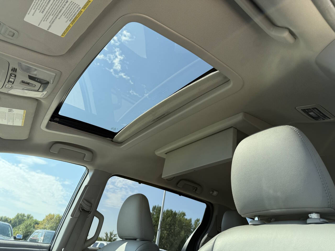 2018 Toyota Sienna XLE Premium photo 15