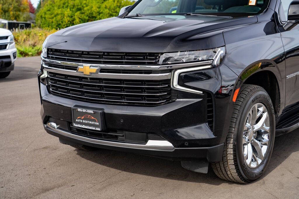 2022 Chevrolet Suburban for sale at Auto Destination in Puyallup, WA