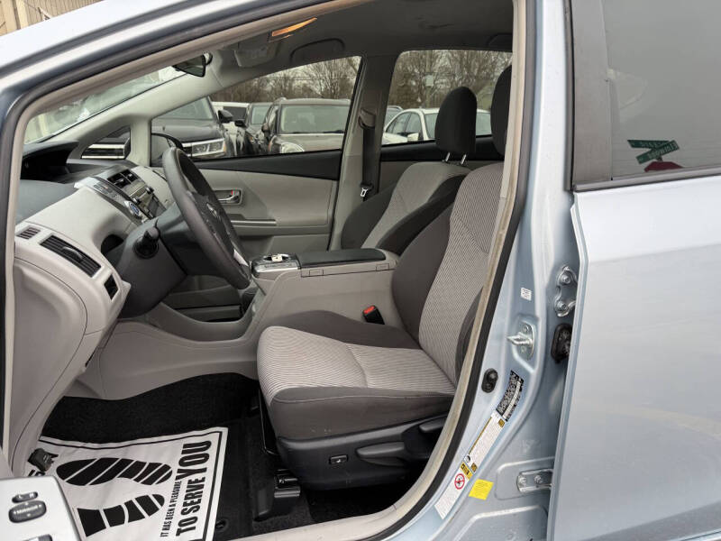 2015 Toyota Prius v Two