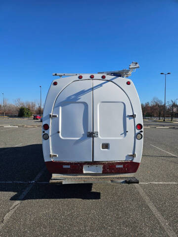 2013 Ford E-Series E-350 SD