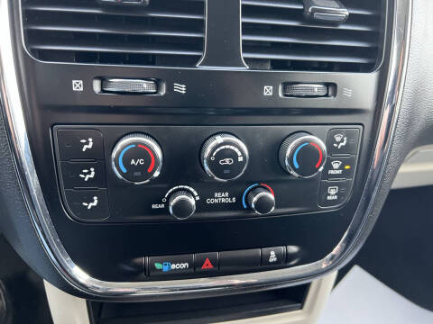 2015 Dodge Grand Caravan SE