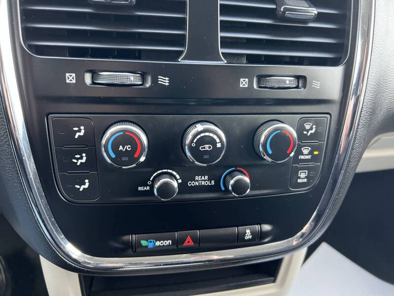 2015 Dodge Grand Caravan SE