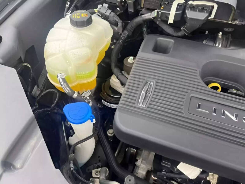 2019 Lincoln Nautilus Select