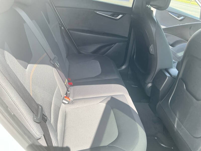 2023 Kia Niro LX