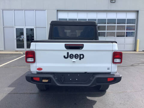 2026 Jeep Gladiator Sport