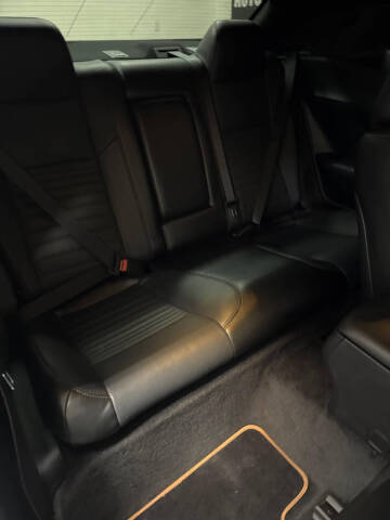 2016 Dodge Challenger 392 HEMI Scat Pack Shaker