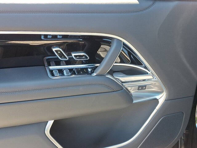 2025 Land Rover Range Rover P530 SE